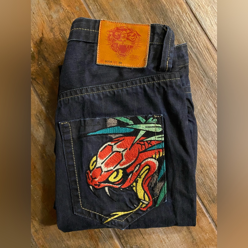 Ed hardy Snake Bite embroidered and bejeweled skull early 2000’s denim jeans
